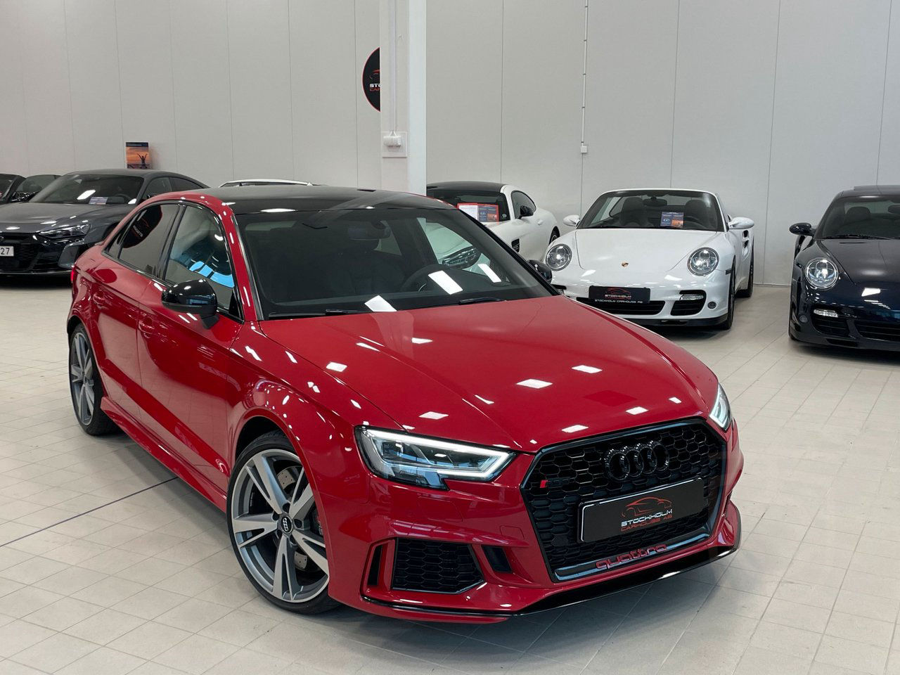 Audi RS3 Sedan Catalunya Red Metallic RS-Chassi