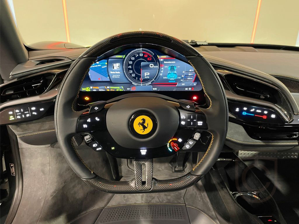 Ferrari SF90 SPIDER LIFT/CARBON/TAILORMADE/KEYVANY!