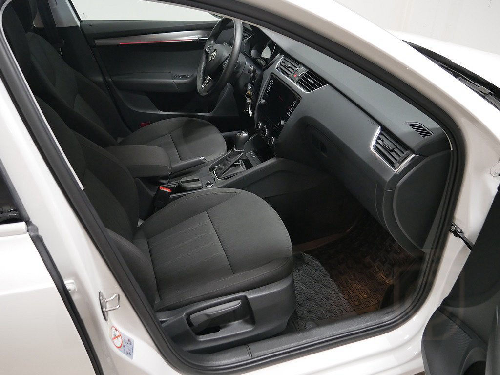 Skoda Octavia 1.0 TSI 115hk STYLE Bränslevärmare