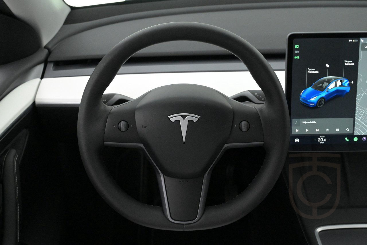 Tesla Model Y Long Range AWD Autopilot Pano