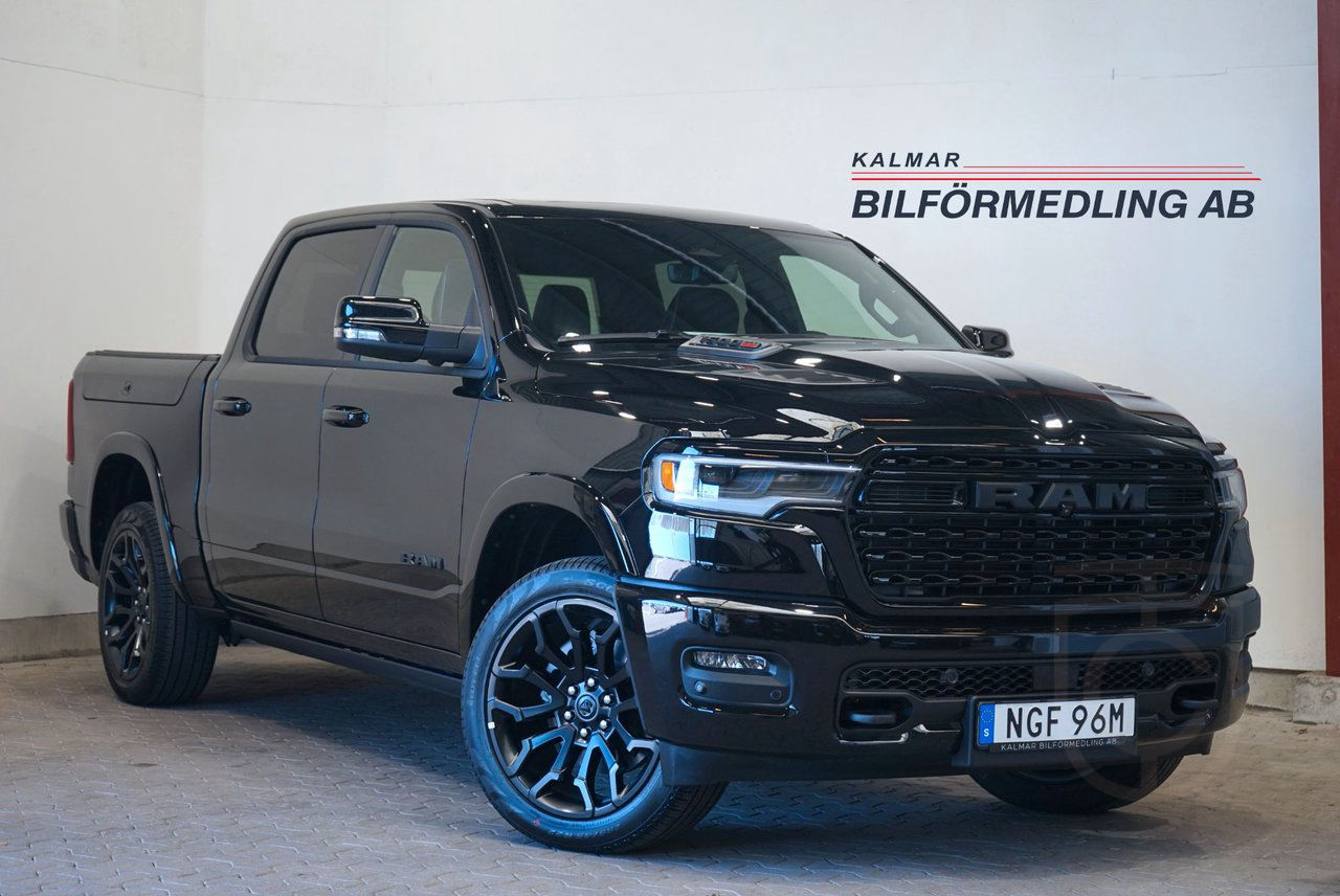 RAM 1500 Limited Night Rambox Hurricane