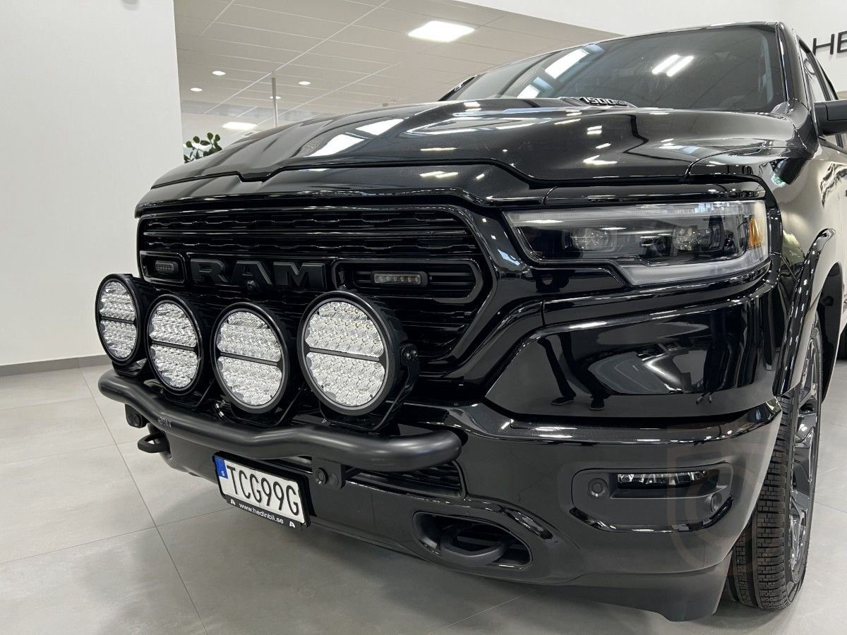 RAM 1500 CREW CAB 4X4 LIMITED NIGHT EDI. V8