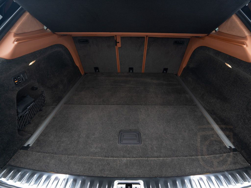 Bentley Bentayga Azure V8