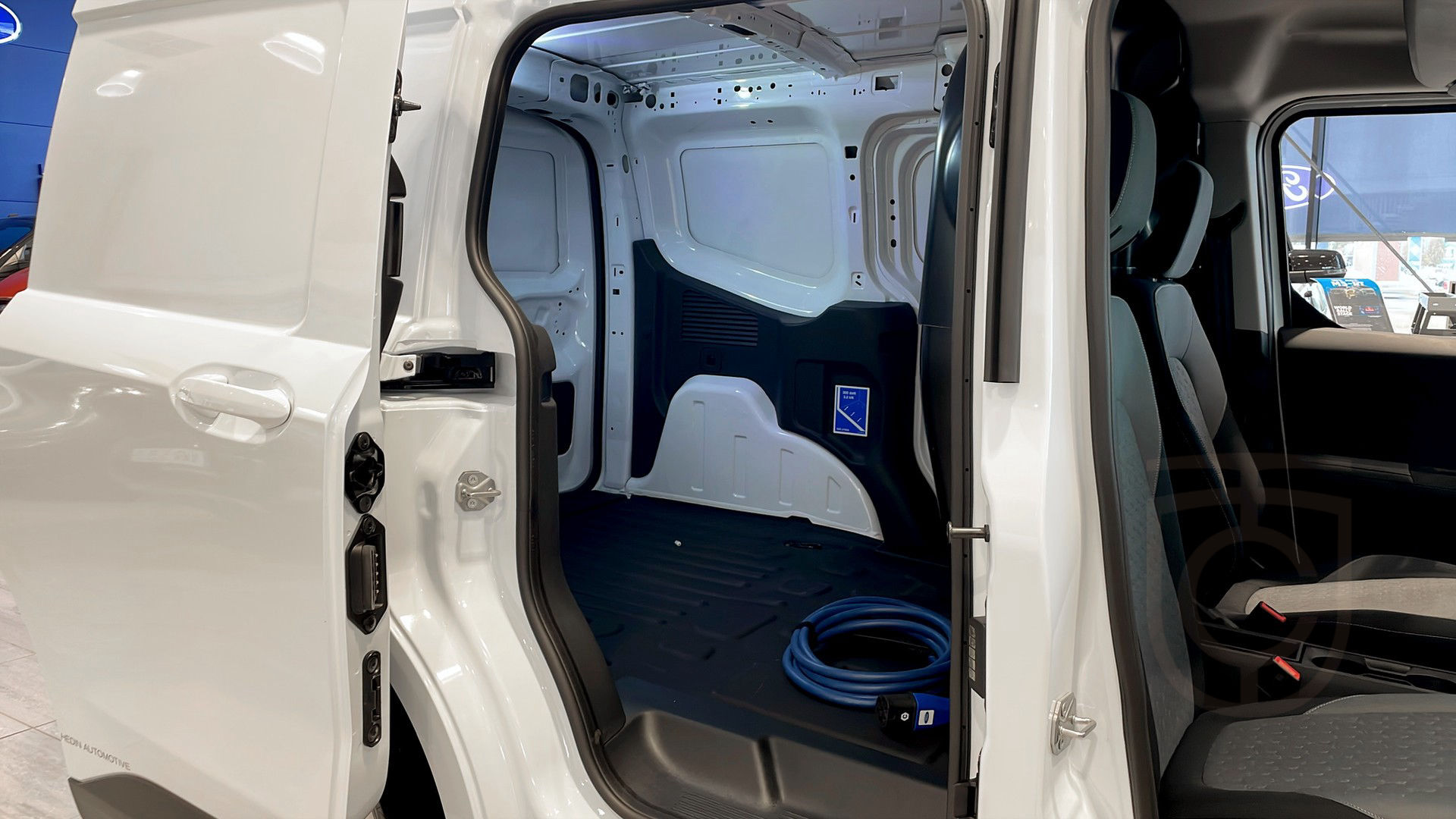 Ford E-Transit Courier