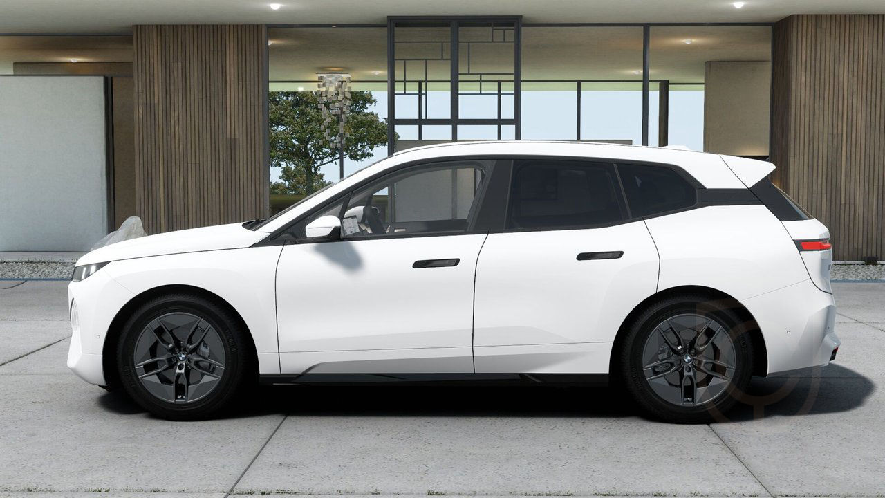 BMW iX xDrive60 Charged Edition