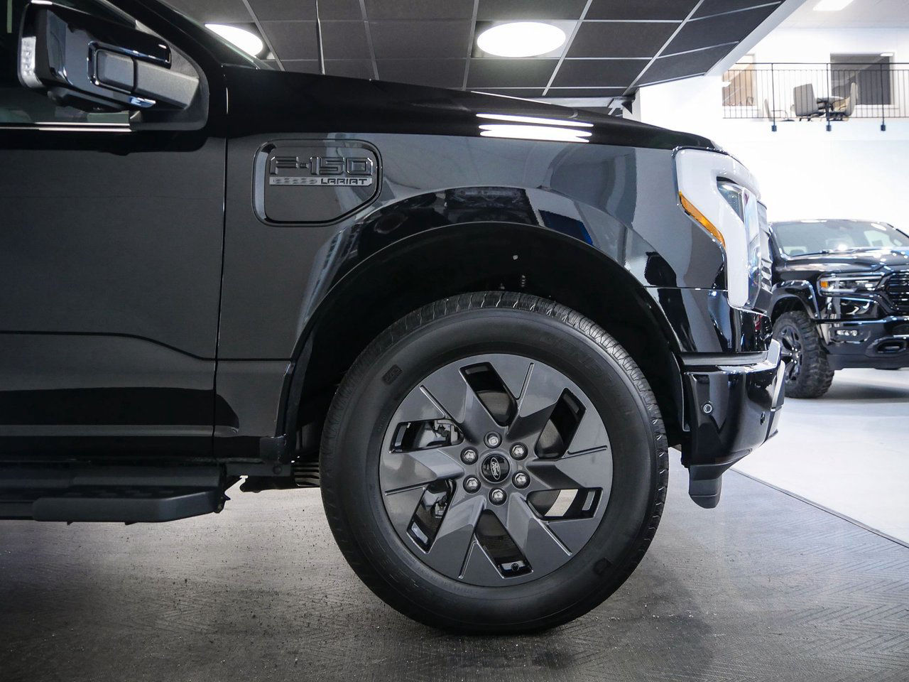 Ford F-150  F150 Lightning Lariat Extended Range