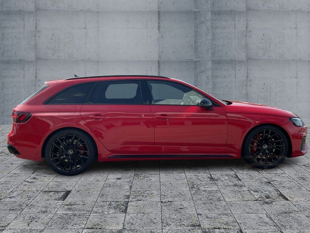 Audi RS4 Avant TFSI MATRIX+NAVI+HuD+B&O+ACC+PANO+20"