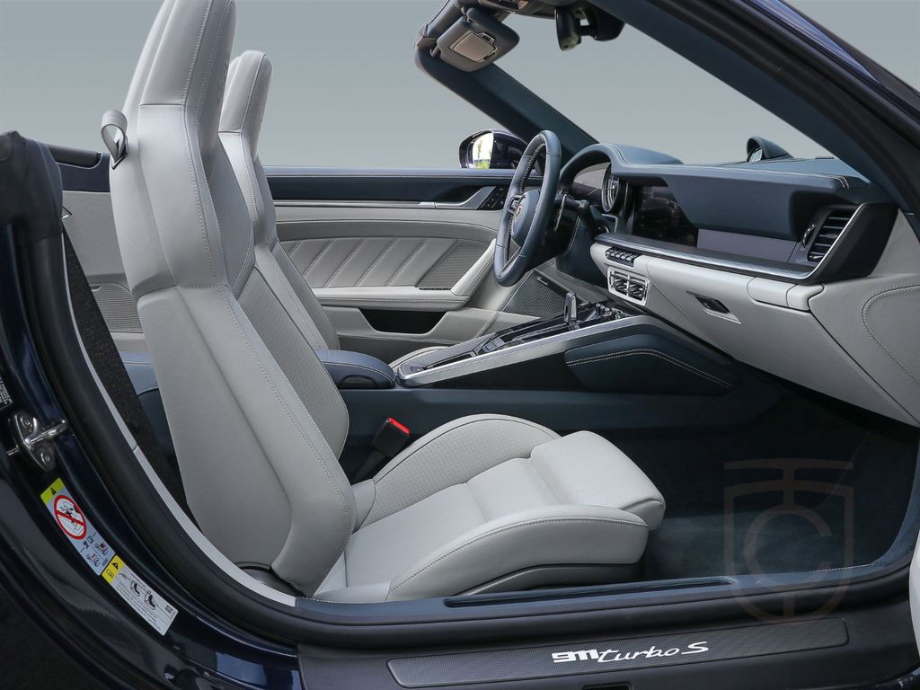 Porsche 992 911 Turbo S Cabrio Leder-crema Burmester