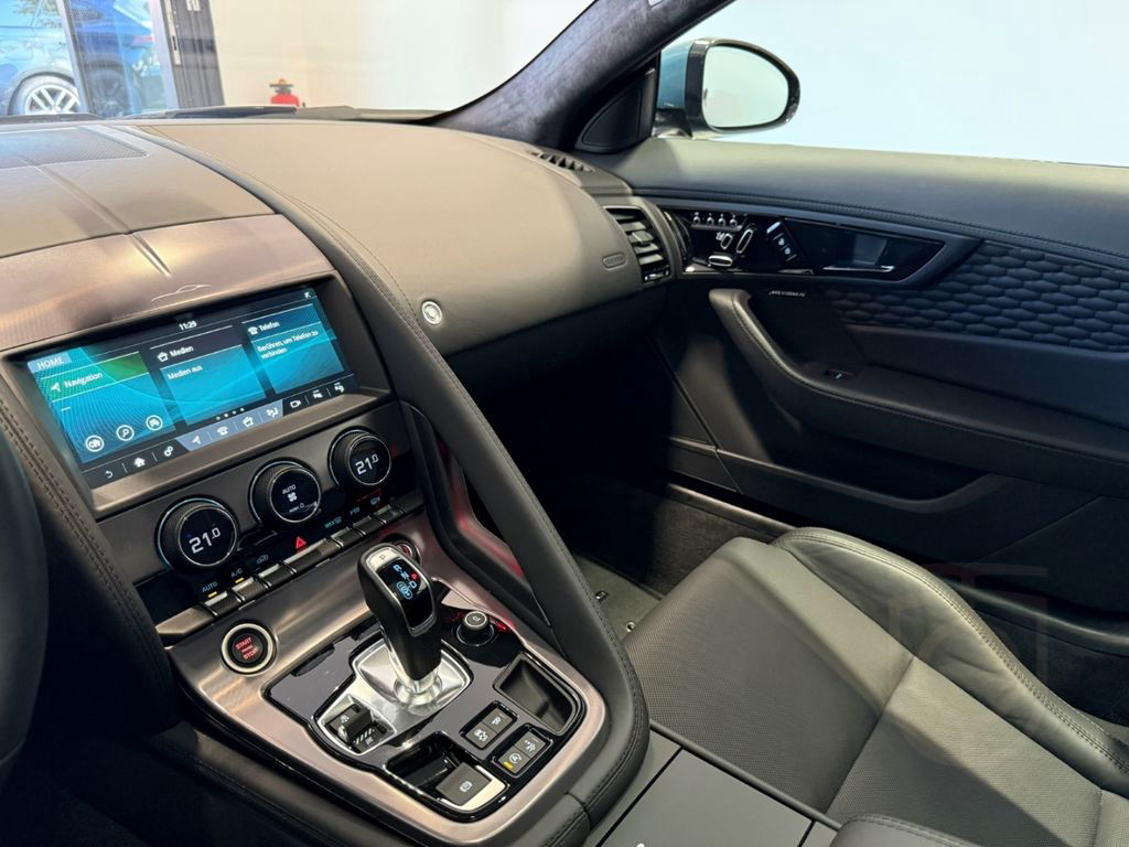 Jaguar F-Type P450 AWD Coupe 75 GLASDACH SITZKÜHLUNG