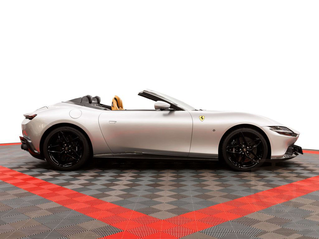 Ferrari Roma Spider