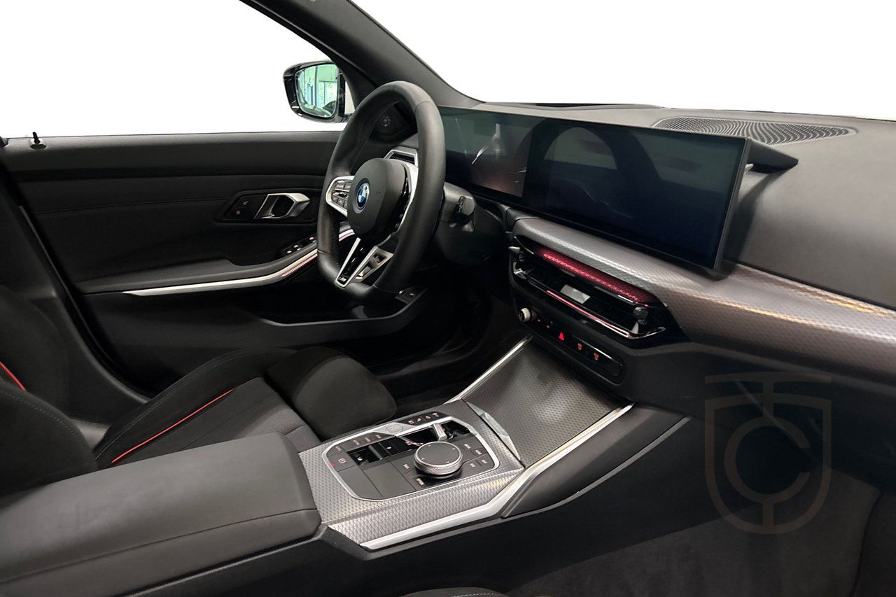 BMW 330e xDrive Touring M-Sport