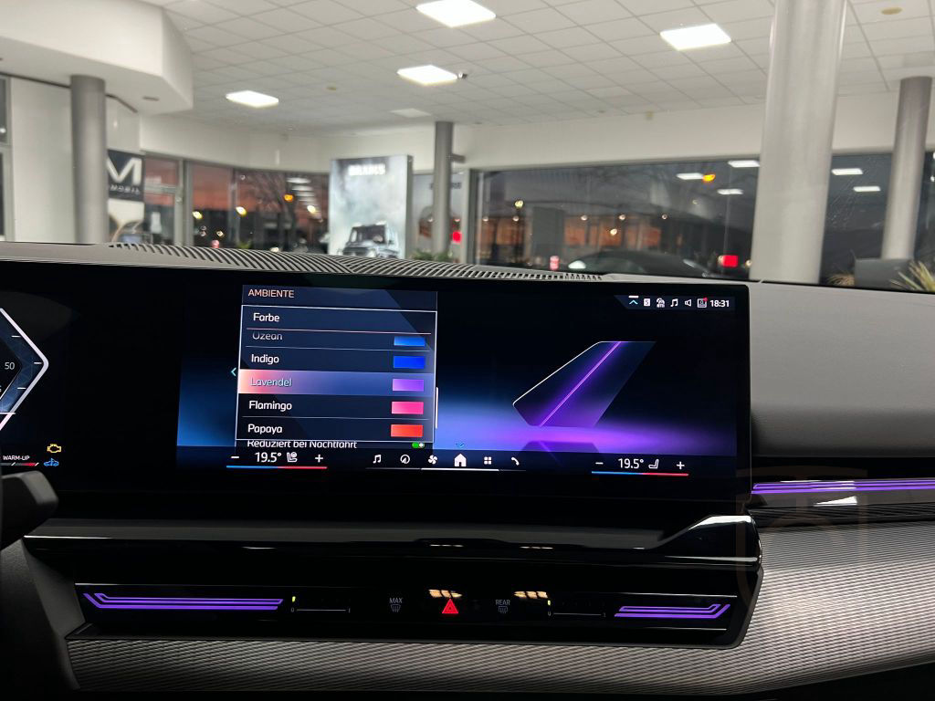 BMW 540 d xDrive M-Sport*HUD*PANO*B&W*KEYL*AHK*360°