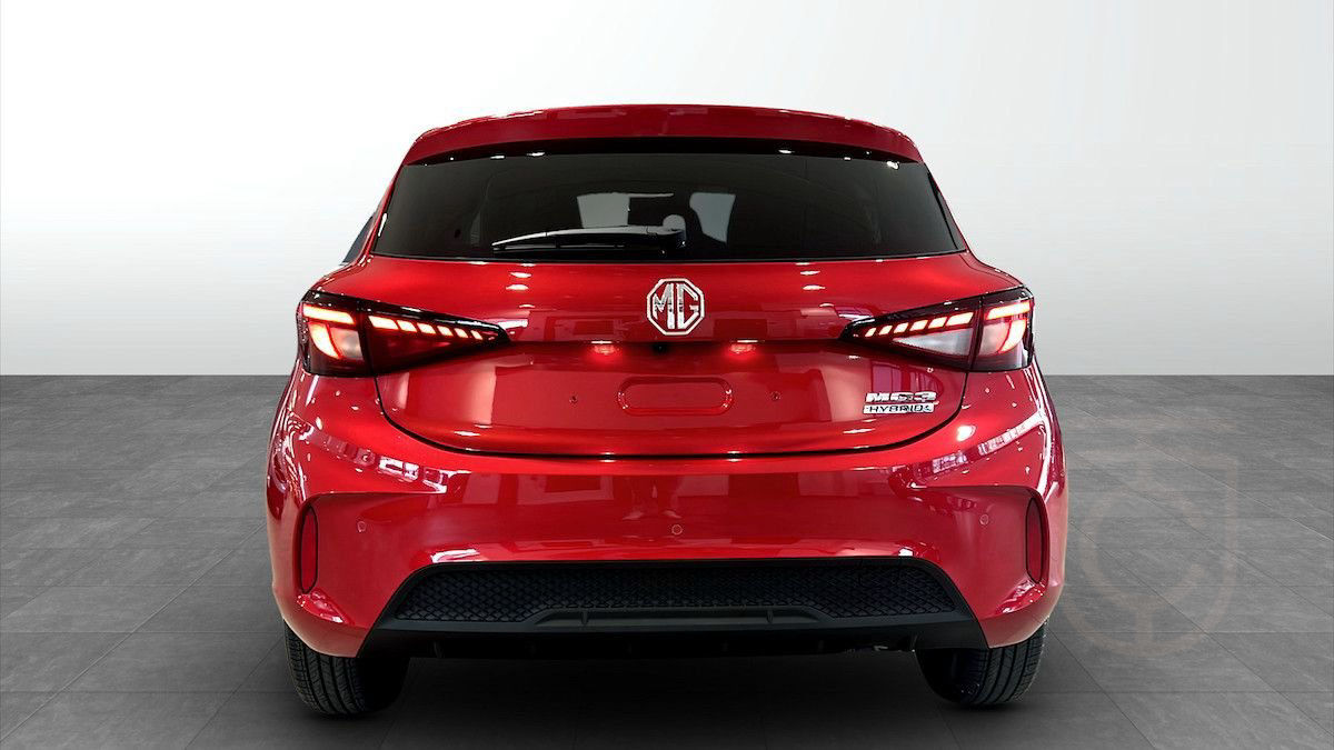 MG 3 LUXURY HYBRID+