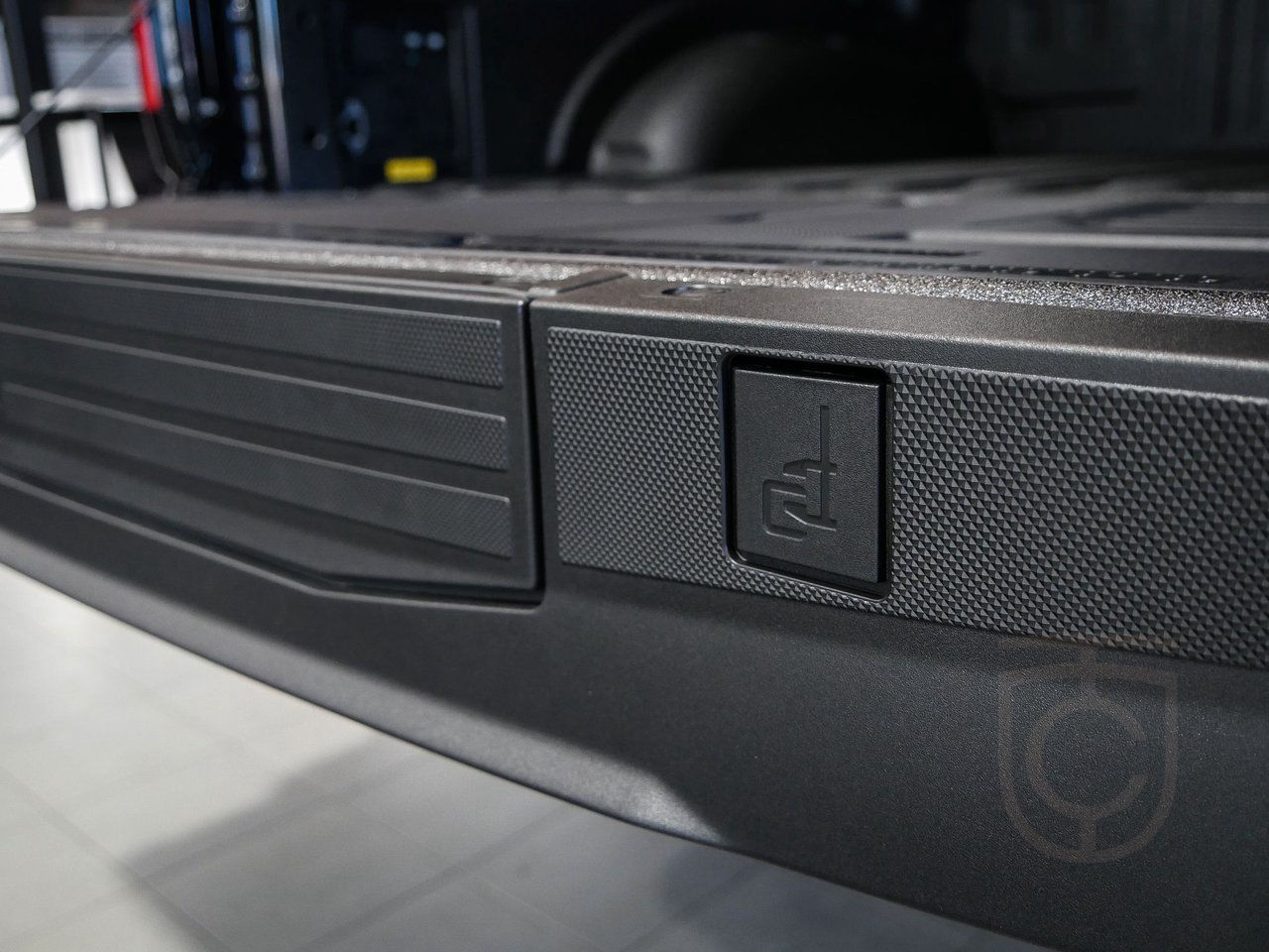 Ford F-150  F150 Lightning Lariat Extended Range