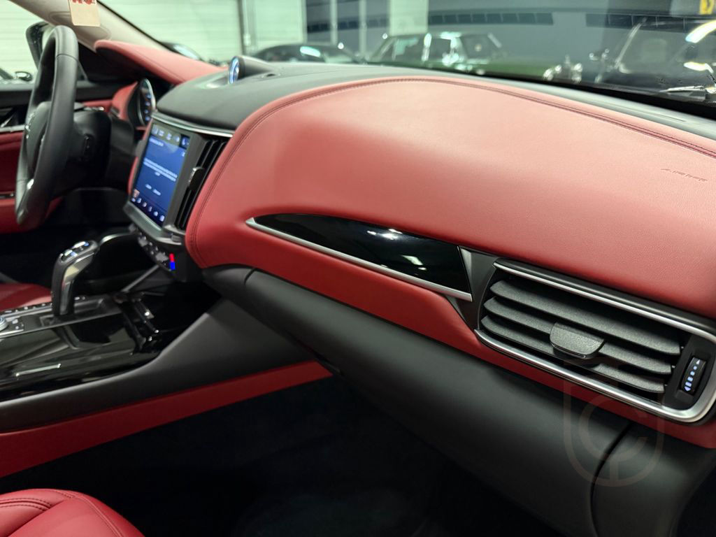 Maserati Levante GT Hybrid Premium-Leder Panorama 21zoll