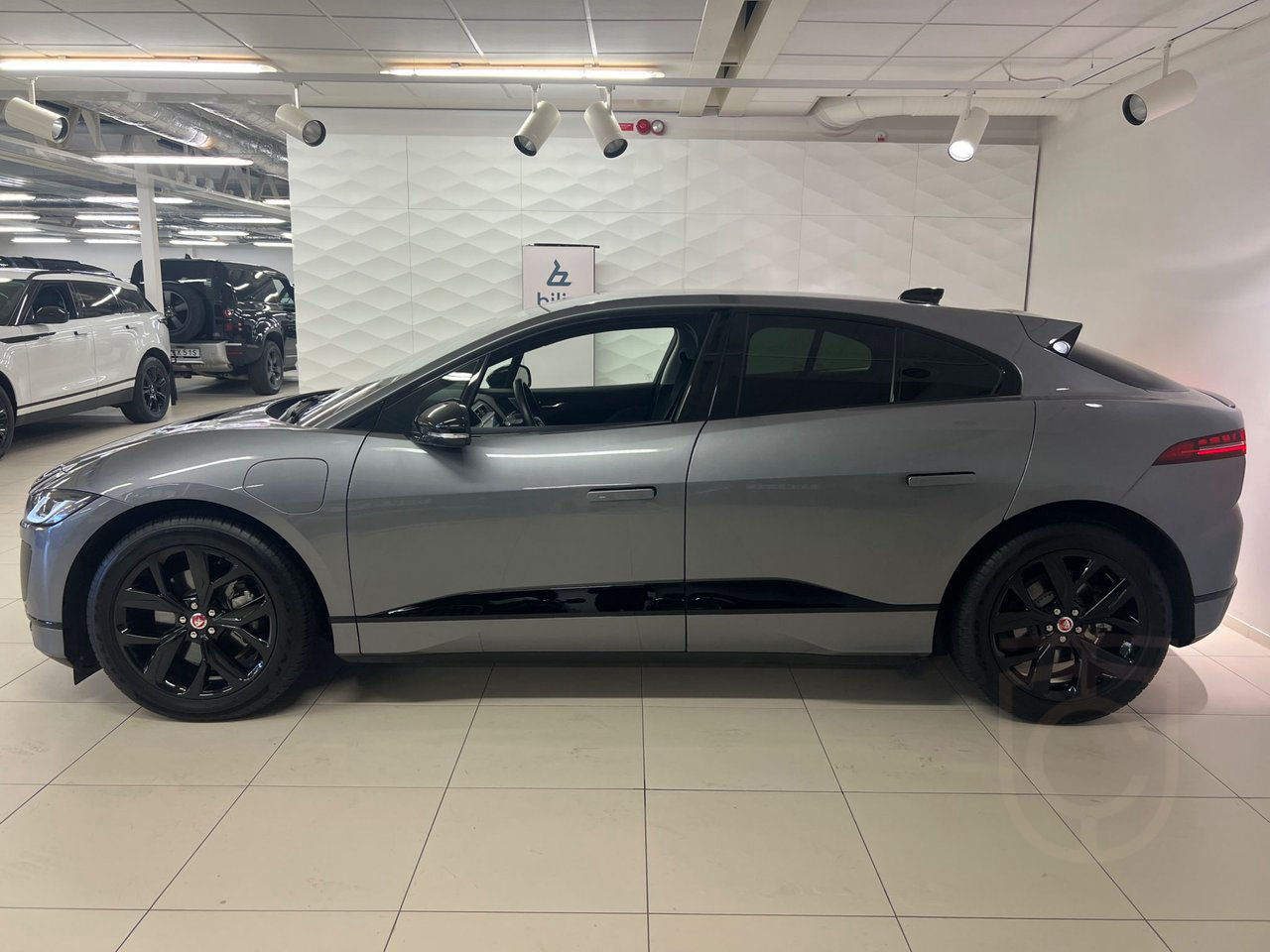 Jaguar I-Pace EV400