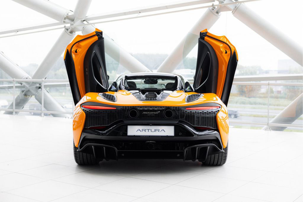 McLaren Artura Spider 3.0 V6 Plug-In | Performance | Car