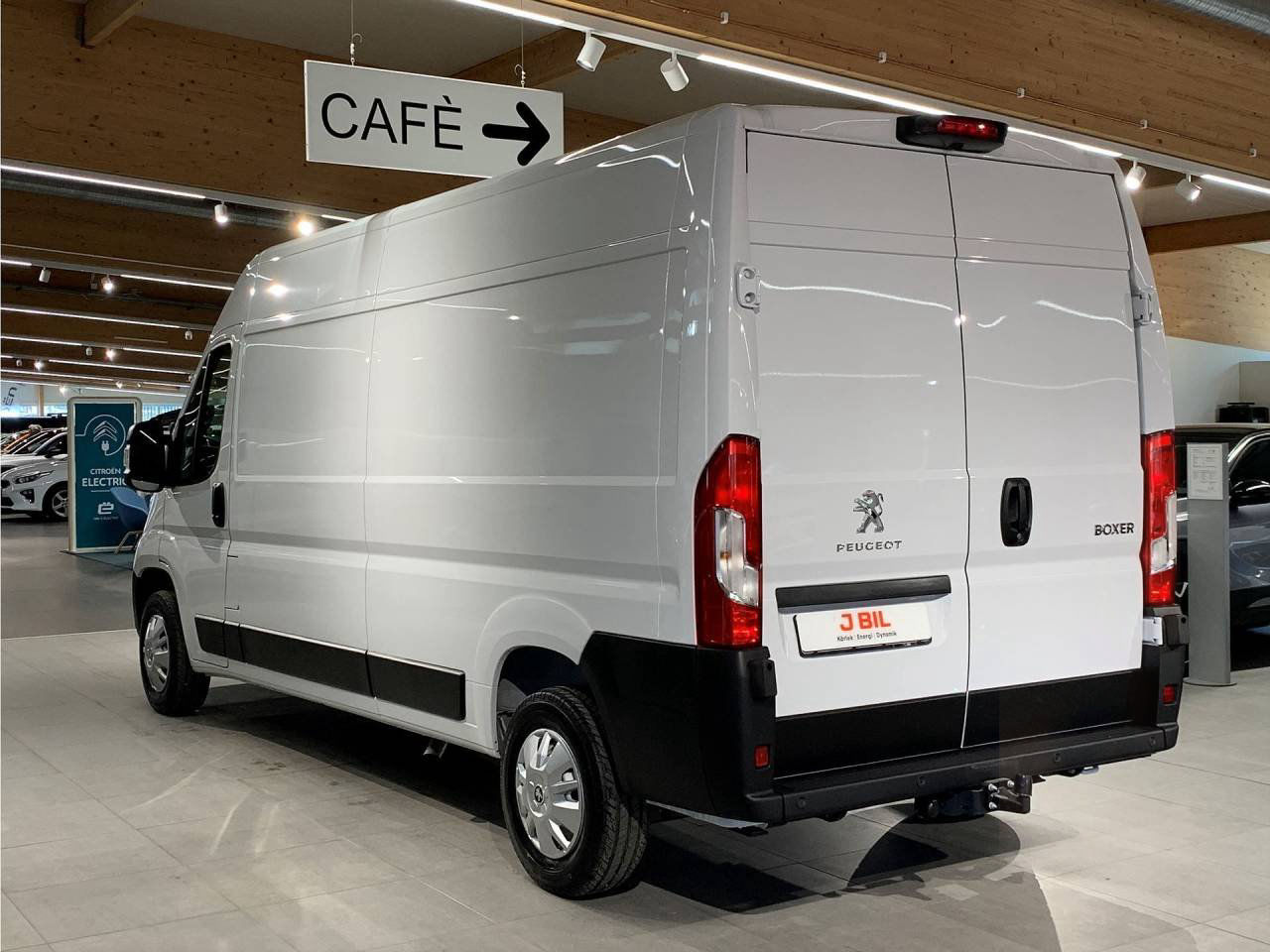 Peugeot Boxer PRO+ BlueHDi