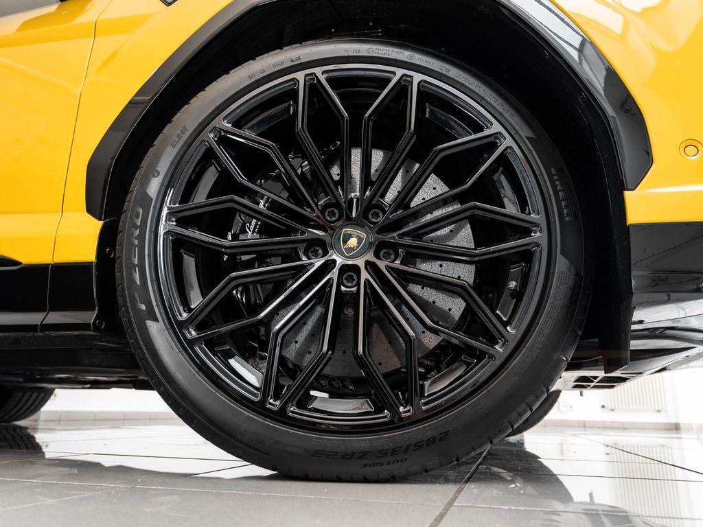 Lamborghini Urus SE Hybrid B&O/PANORAMA/23"/Massage