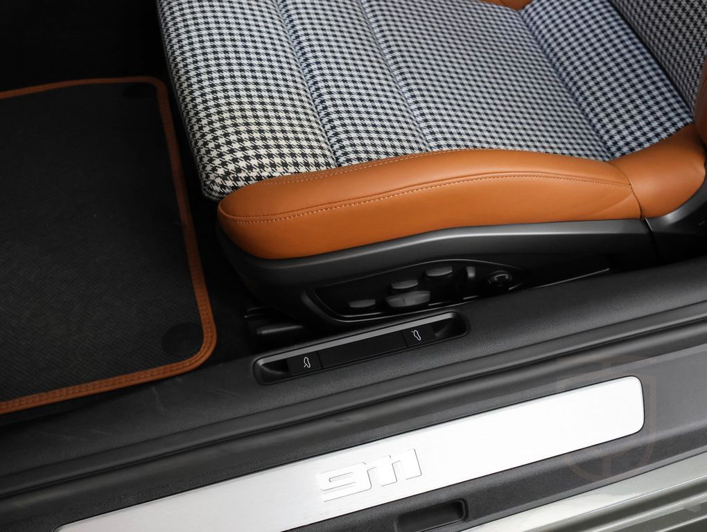 Porsche 911 Turbo S / Heritage Design Classic package