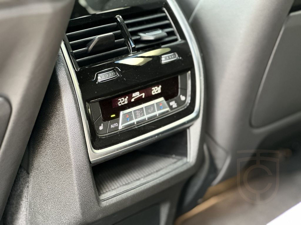 BMW X6 M60i xDrive Sportpaket Gestiksteuerung DAB