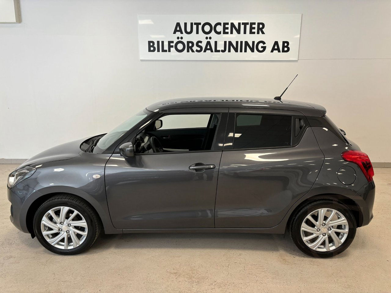 Suzuki Swift 1.2 Select Automat CVT Hybrid