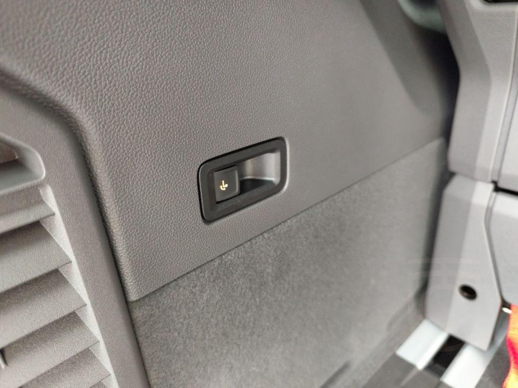 Volkswagen Multivan LÜ DSG Style Sthzg. Pano el.Sitze Navi
