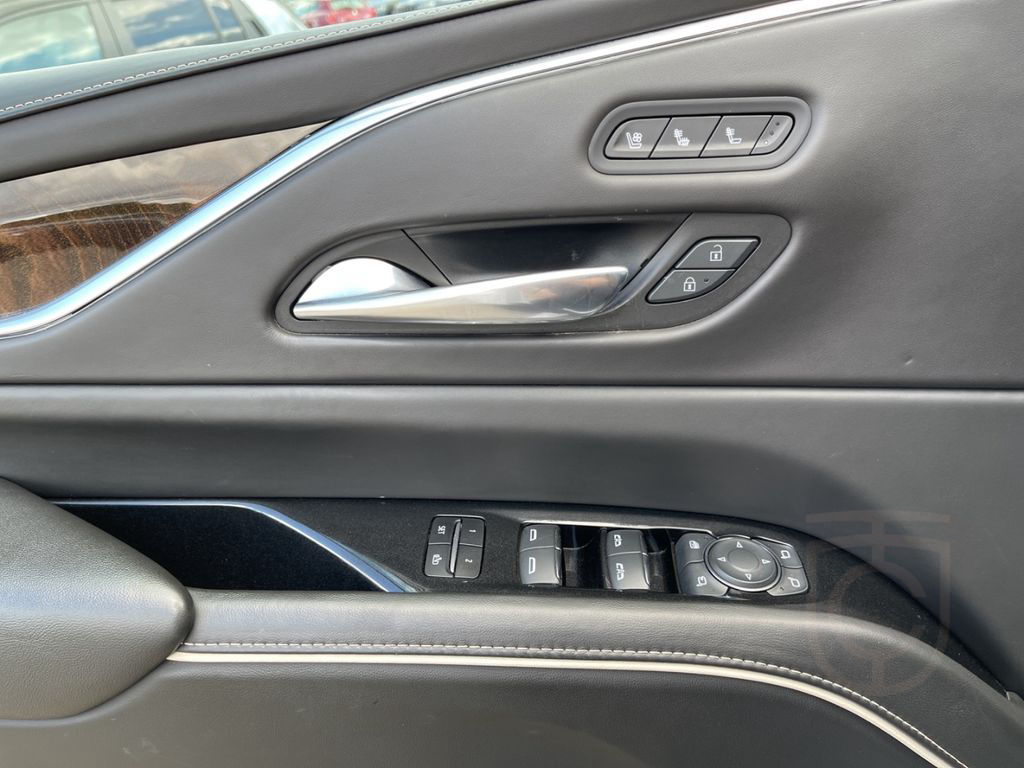 Cadillac Escalade Sport Platinum 6.2 DEUTSCHE AUSFÜHRUNG