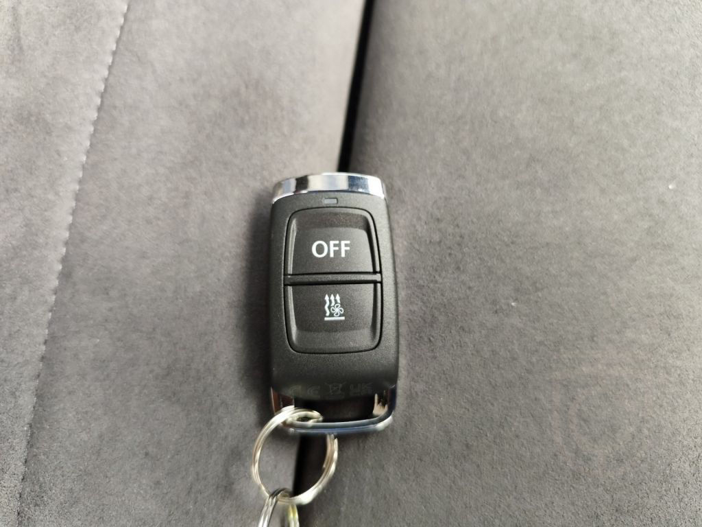 Volkswagen Multivan LÜ DSG Style Sthzg. Pano el.Sitze Navi