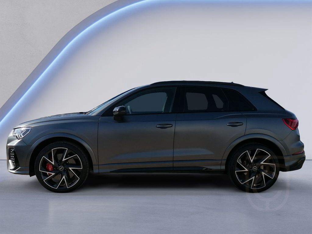 Audi RS Q3 S tronic PANO+MATLACK+280VMAX+AHK+KERAMIK