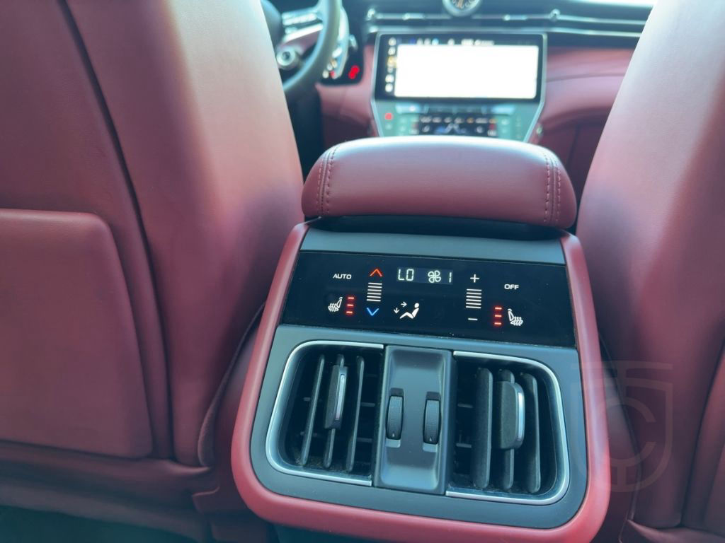 Maserati Grecale Modena 2.0 HYBRID/MHEV AWD 330PS MY23