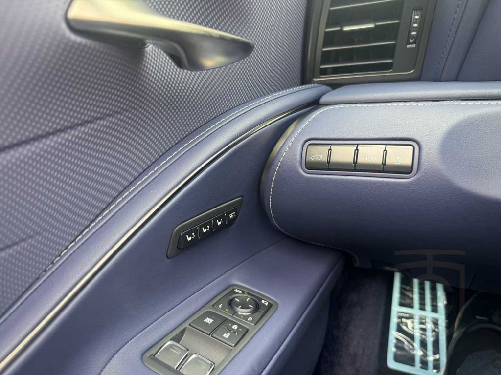 Lexus LC500 Cabriolet Ultimate Edition * Nr. 148 / 165