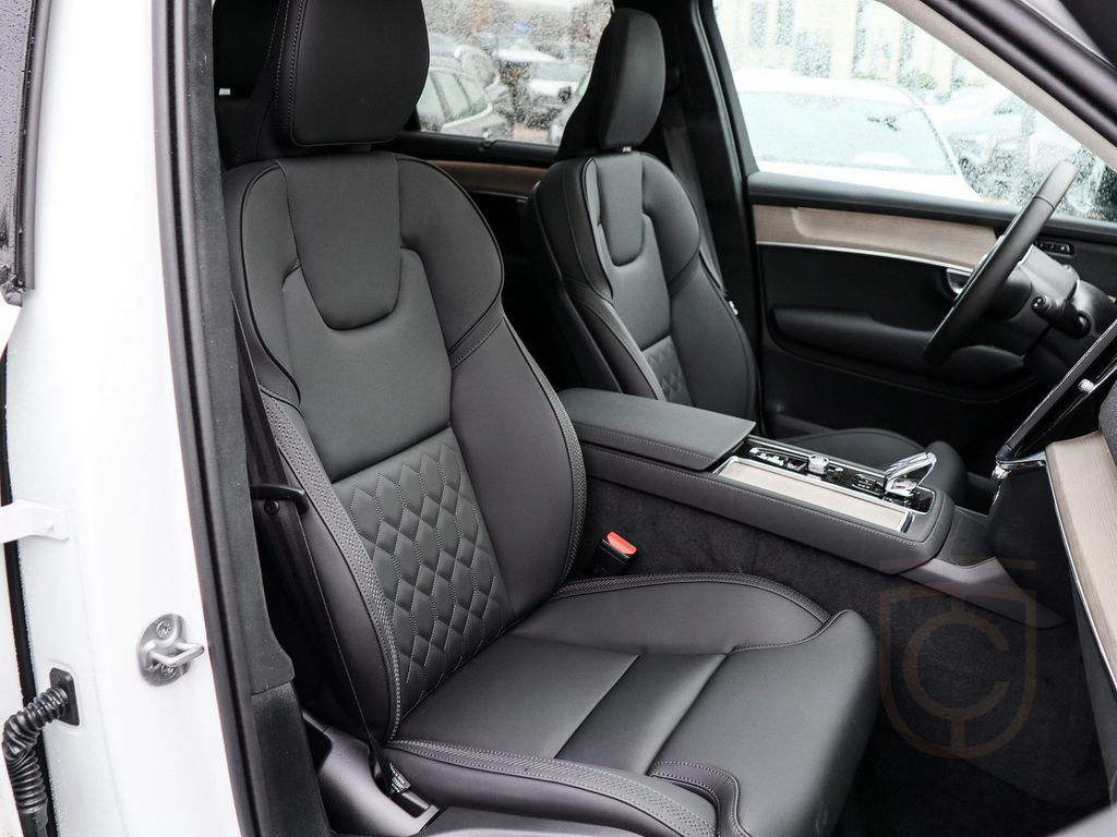 Volvo XC90 T8 AWD Ultra Dark Recharge Plug-In Hybrid