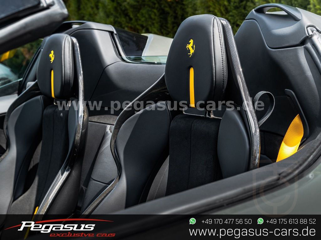 Ferrari SF90 Spider GRIGIO SCURO / RACING SEATS