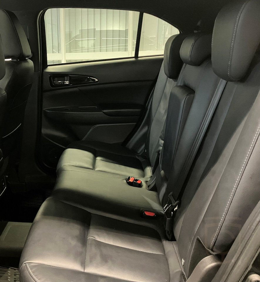 Mitsubishi Eclipse cross Business Instyle PHEV 2.4