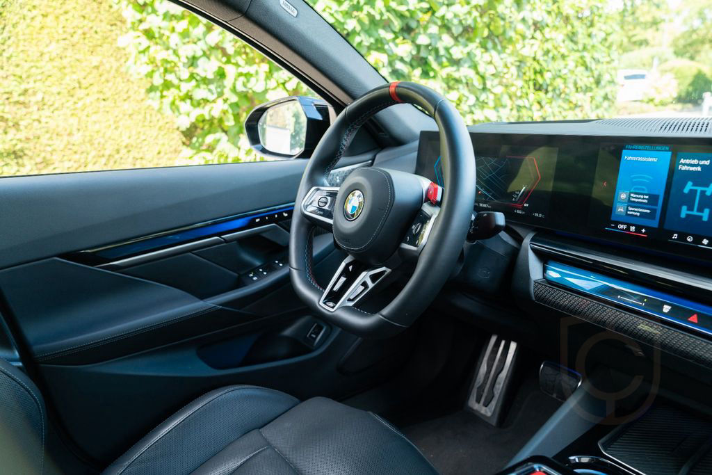 BMW M5 Limousine/ DRIVING PROF. / COMFORT PAKET/ B&W