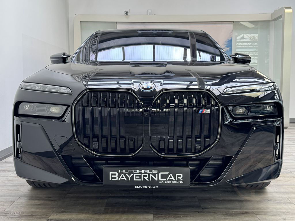 BMW M760 e xDrive Pro Executive Lounge Massage/Lüft.