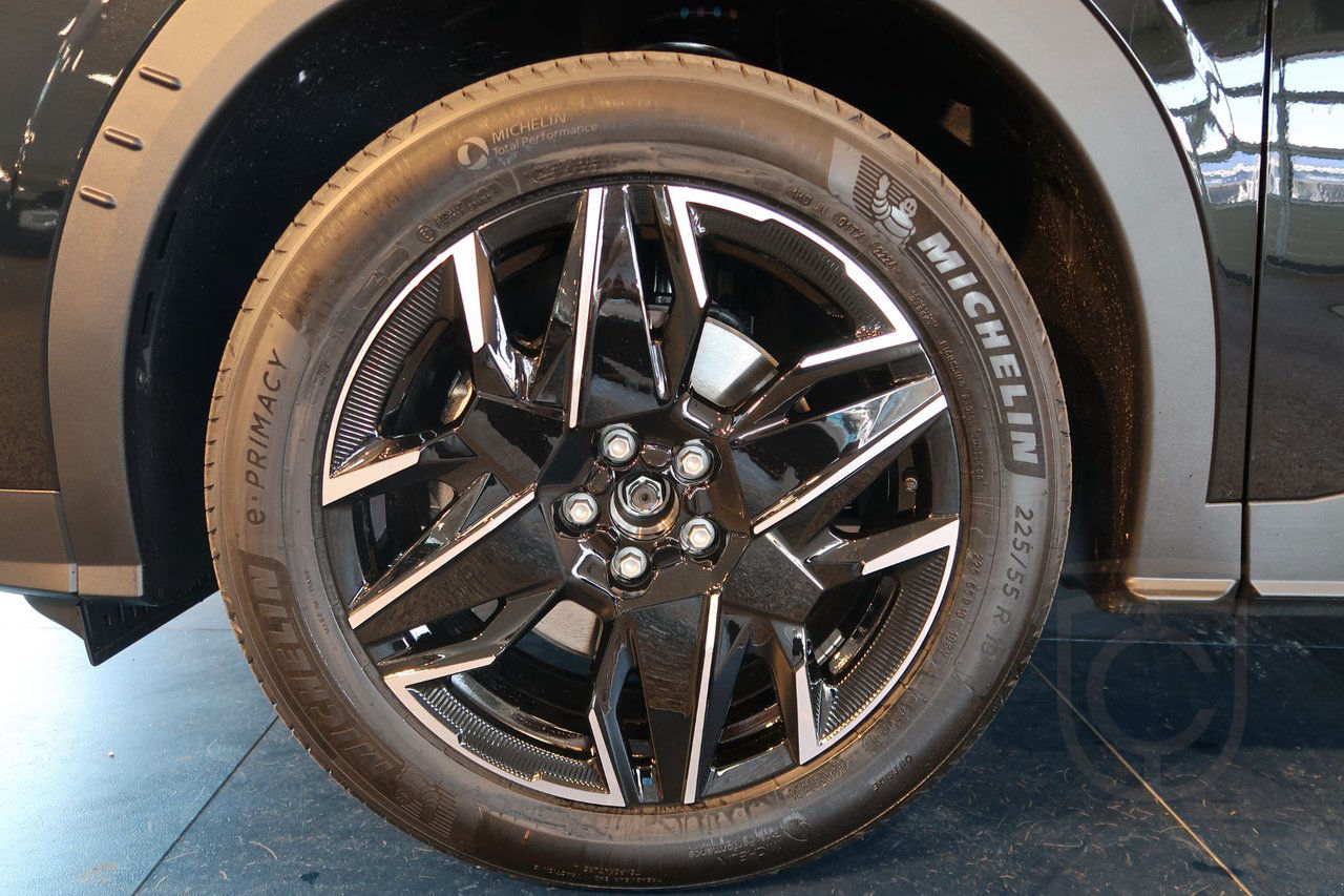 Peugeot 5008 GT Hybrid