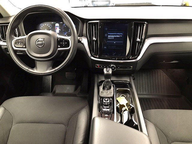 Volvo V60 D4 Momentum Advanced Edition