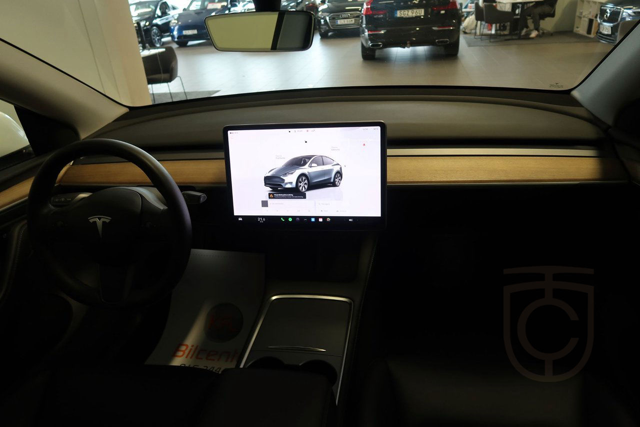 Tesla Model Y Long Range AWD Panorama-Kamera-Navi