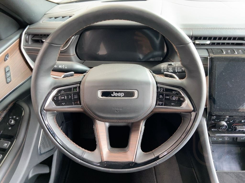 Jeep Grand Cherokee L 5.7L V8 Summit 4x4 6-Sitzer