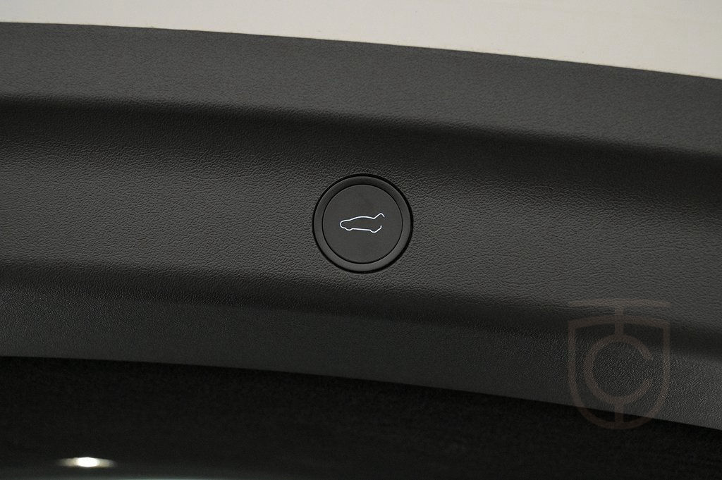 Tesla Model Y Standard Range RWD
