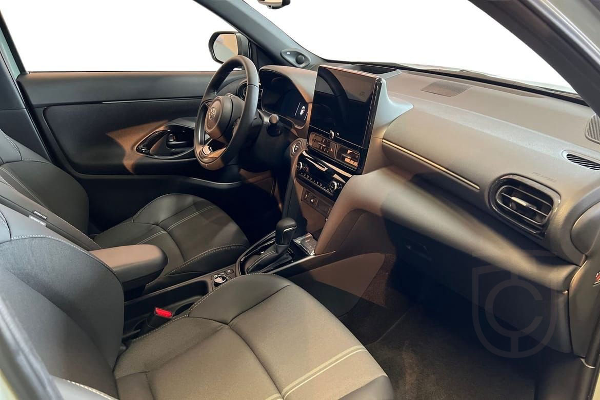Toyota Yaris Cross Hybrid 130 AWD-i 1,5 PREMIERE EDITION PAN