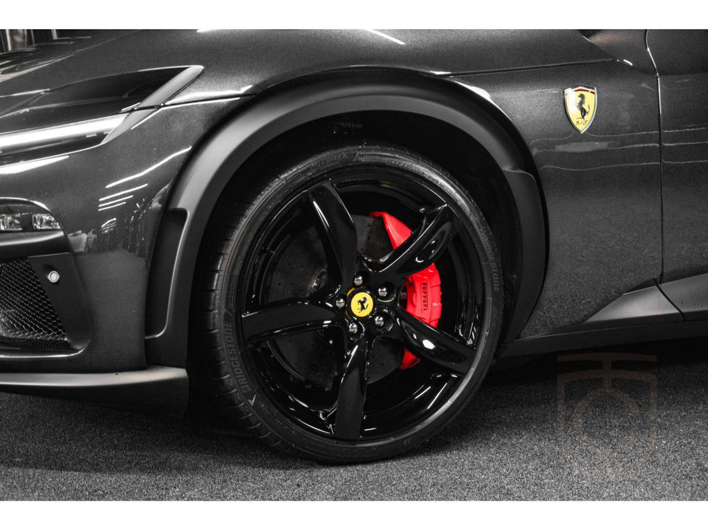 Ferrari Purosangue 6.5 V12