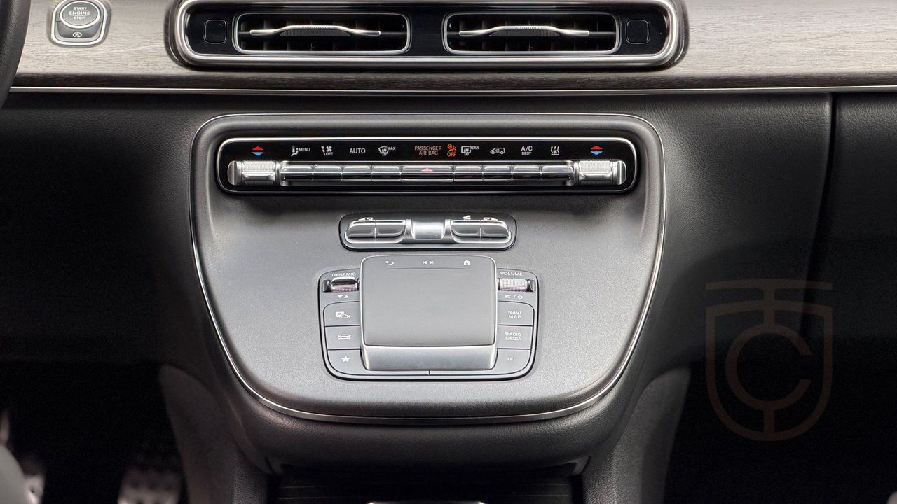 Mercedes-Benz V 300d 4MATIC 3.2t AMG Burmester 360