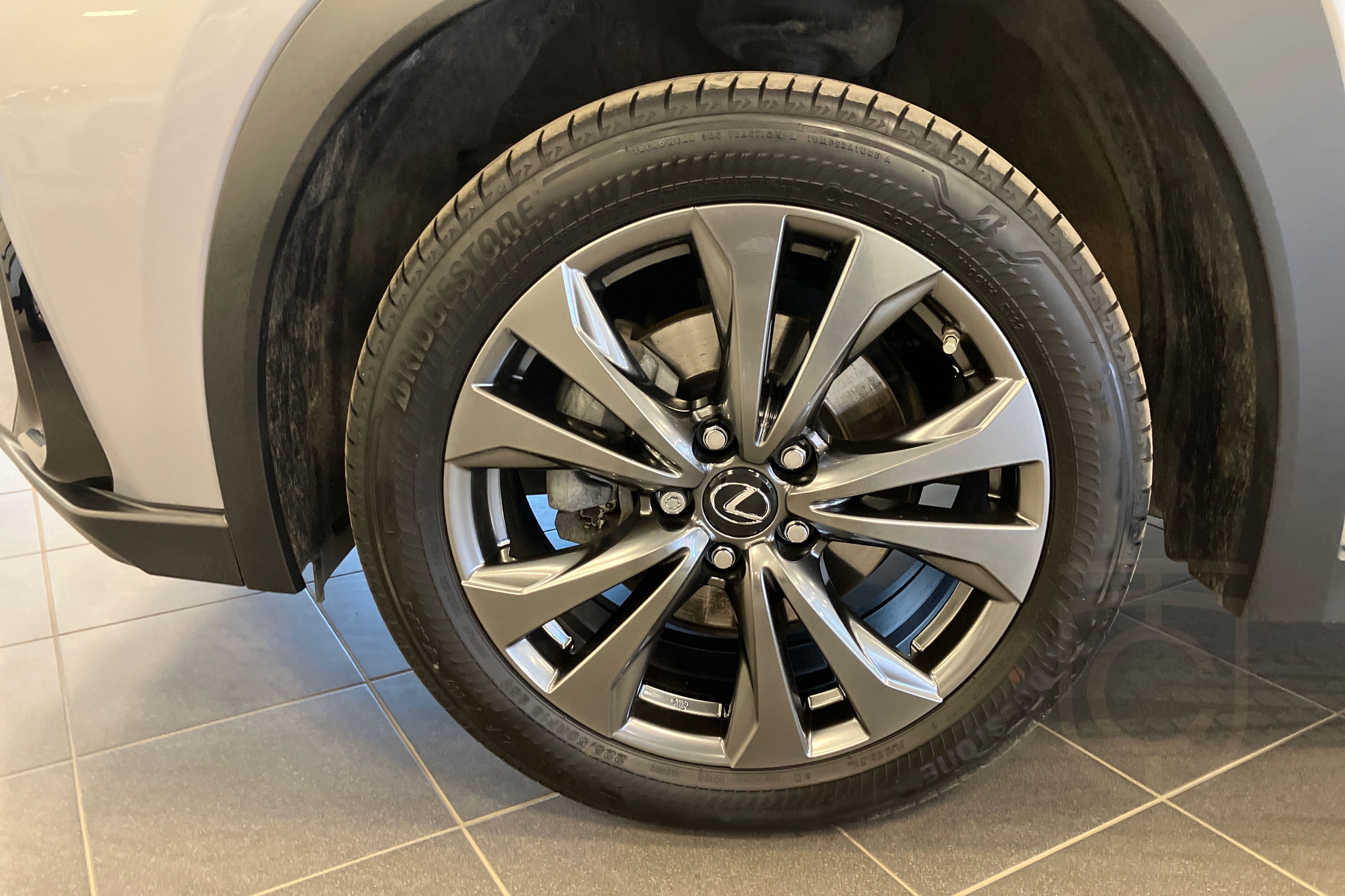 Lexus UX 250h E-Four