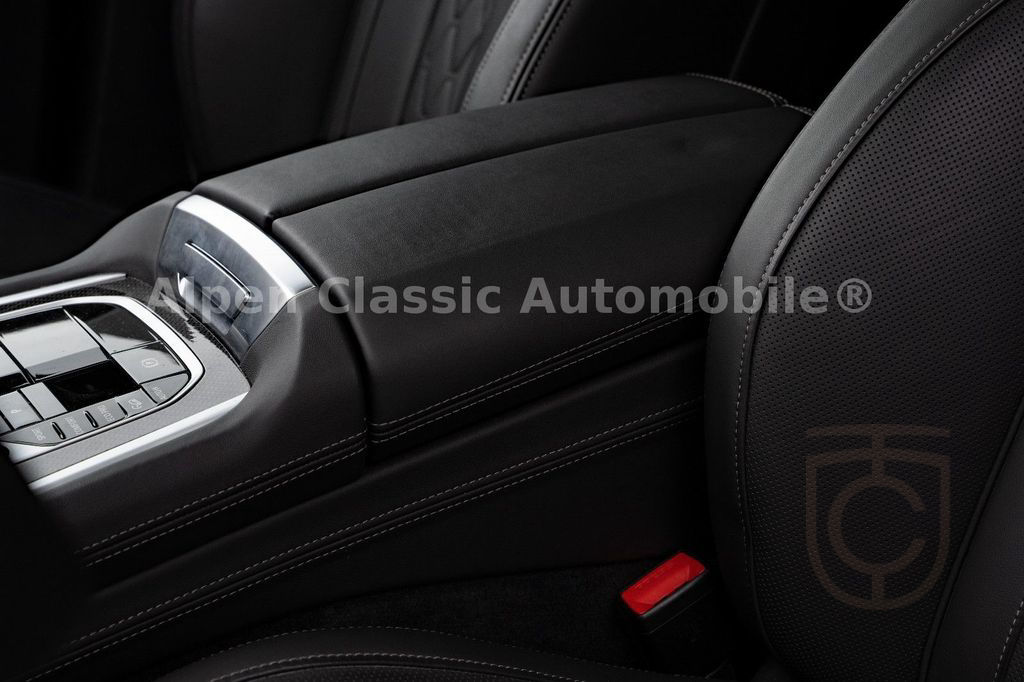BMW X6 M60 i xDrive B&W, HUD, PANO, AHK, Massage