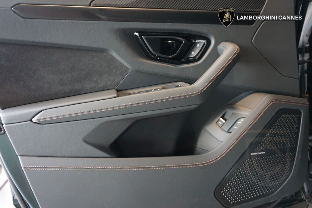 Lamborghini Urus S - 666 hp - Carbon / Akrapovic - VAT