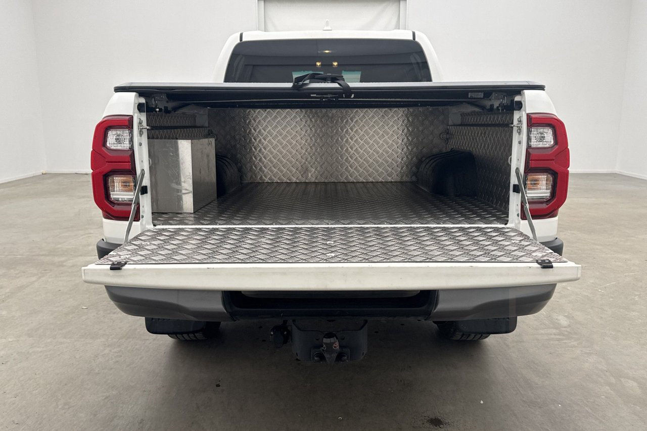 Toyota Hilux Invincible 2.8 4WD