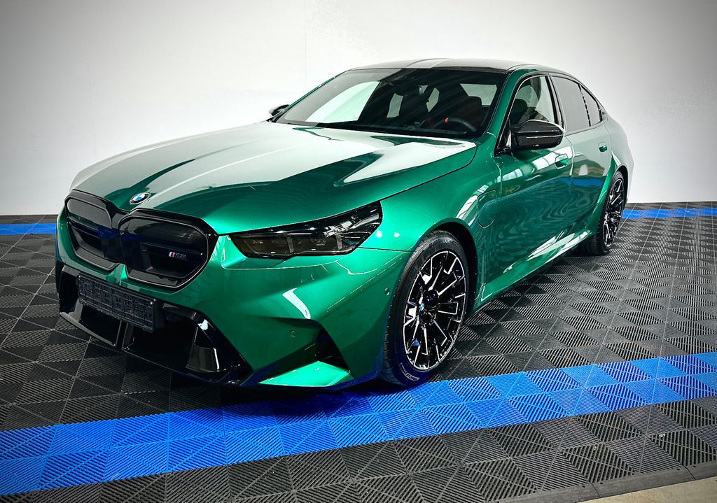 BMW M5 / Ultimate Paket/Prod. 2025/Keramik/Carbon